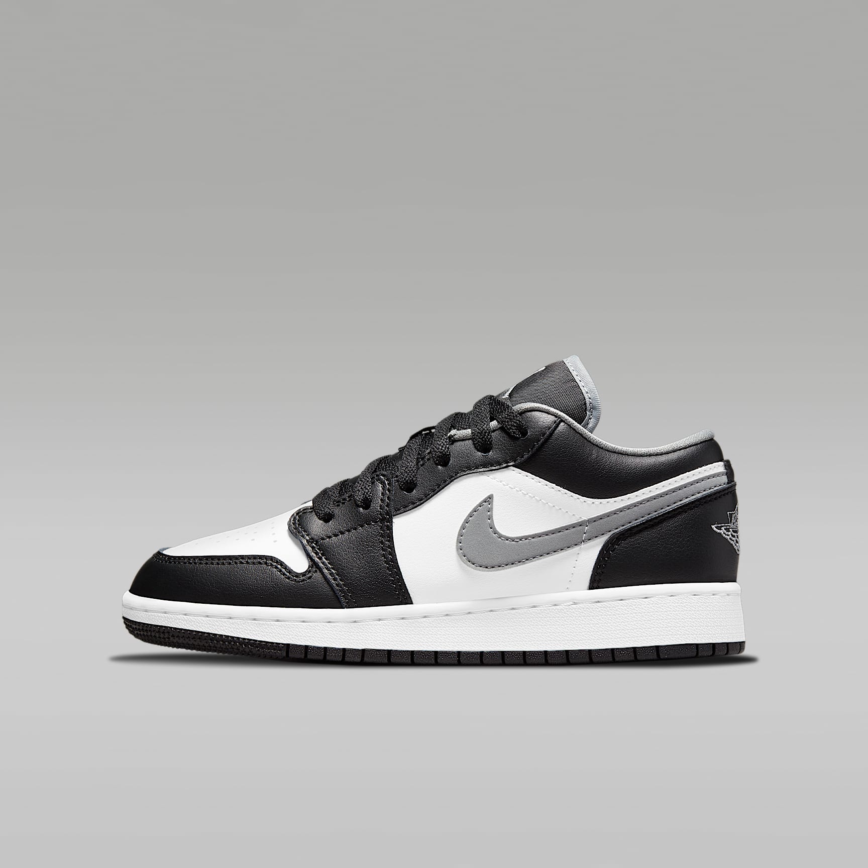 NIKE公式】エア ジョーダン 1 LOW ジュニアシューズ.オンラインストア NIKE公式】エア ジョーダン 1 LOW ジュニアシューズ.オンラインストア